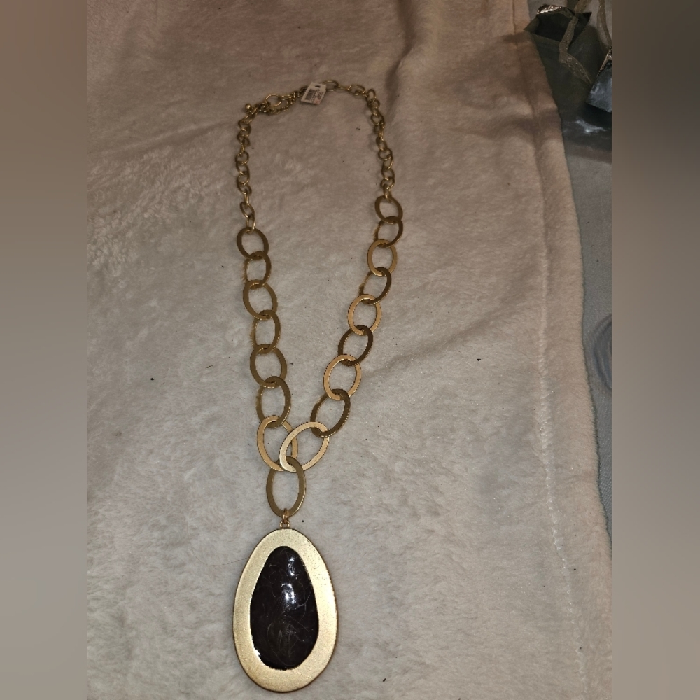 Gold Shiloh Pendant necklace